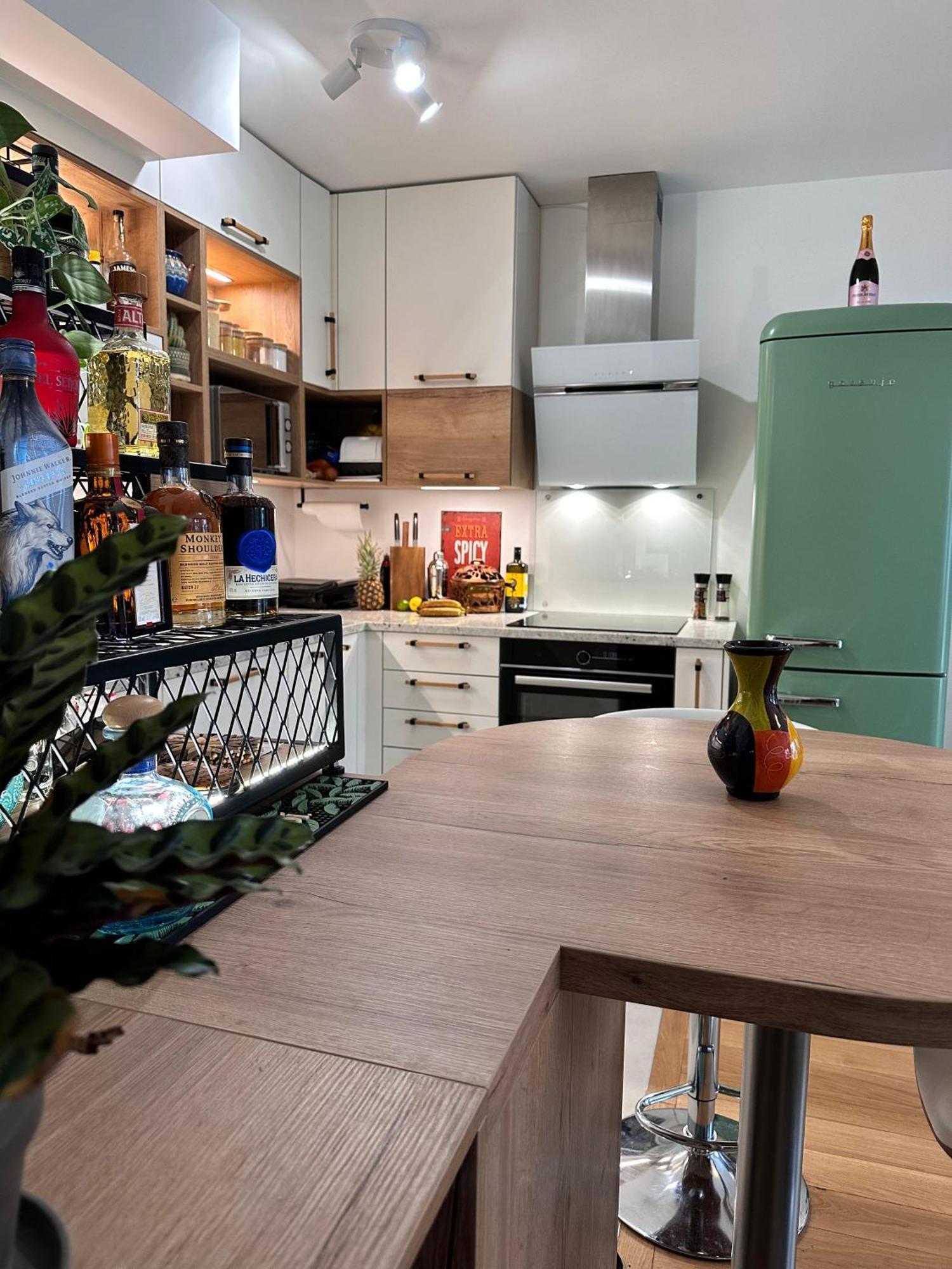 Cosy Summer Stay In Boho Style Apartment - 8 Mins From Paris Center - Garden And Underground Parking Clamart Extérieur photo