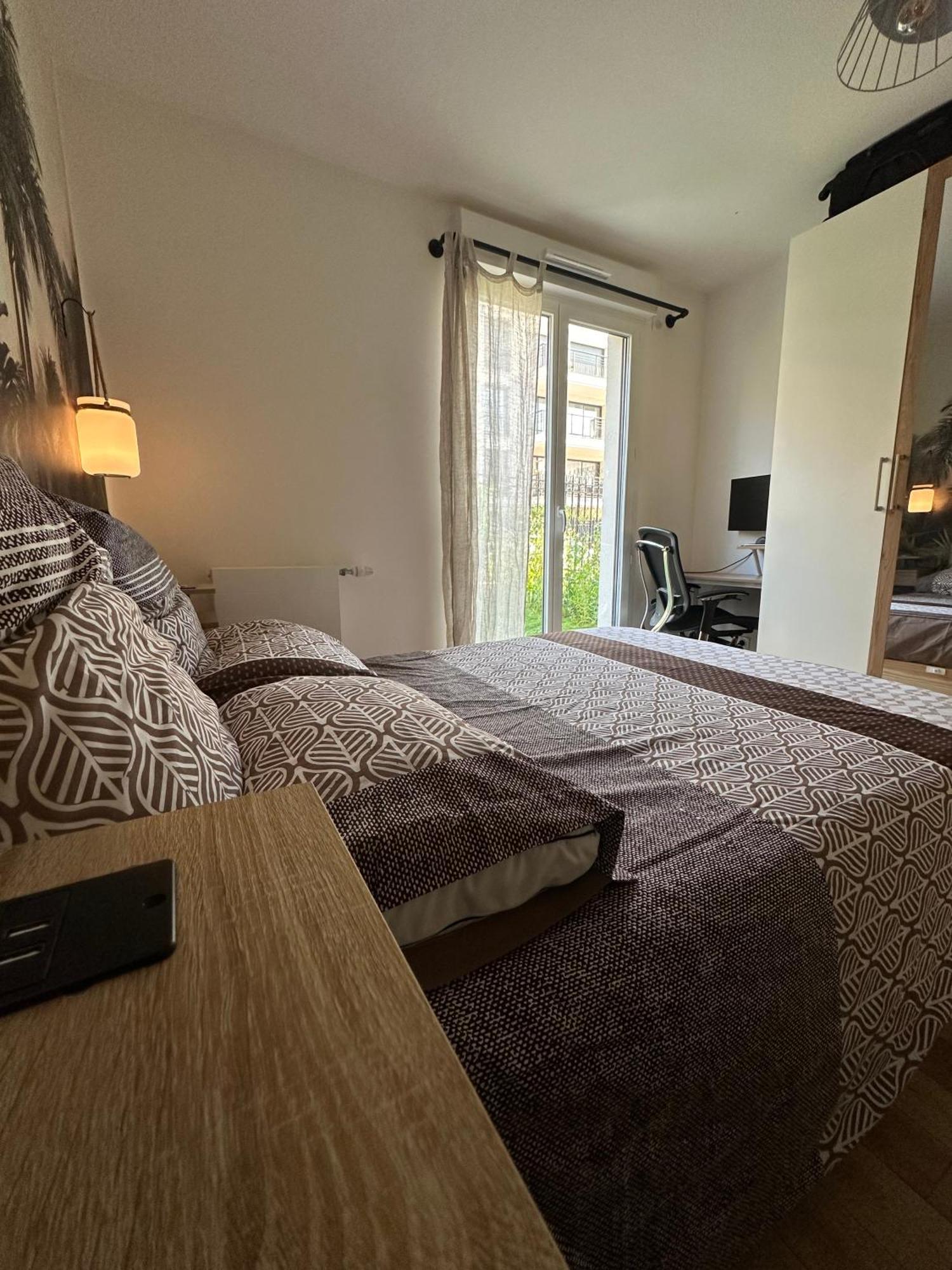 Cosy Summer Stay In Boho Style Apartment - 8 Mins From Paris Center - Garden And Underground Parking Clamart Extérieur photo